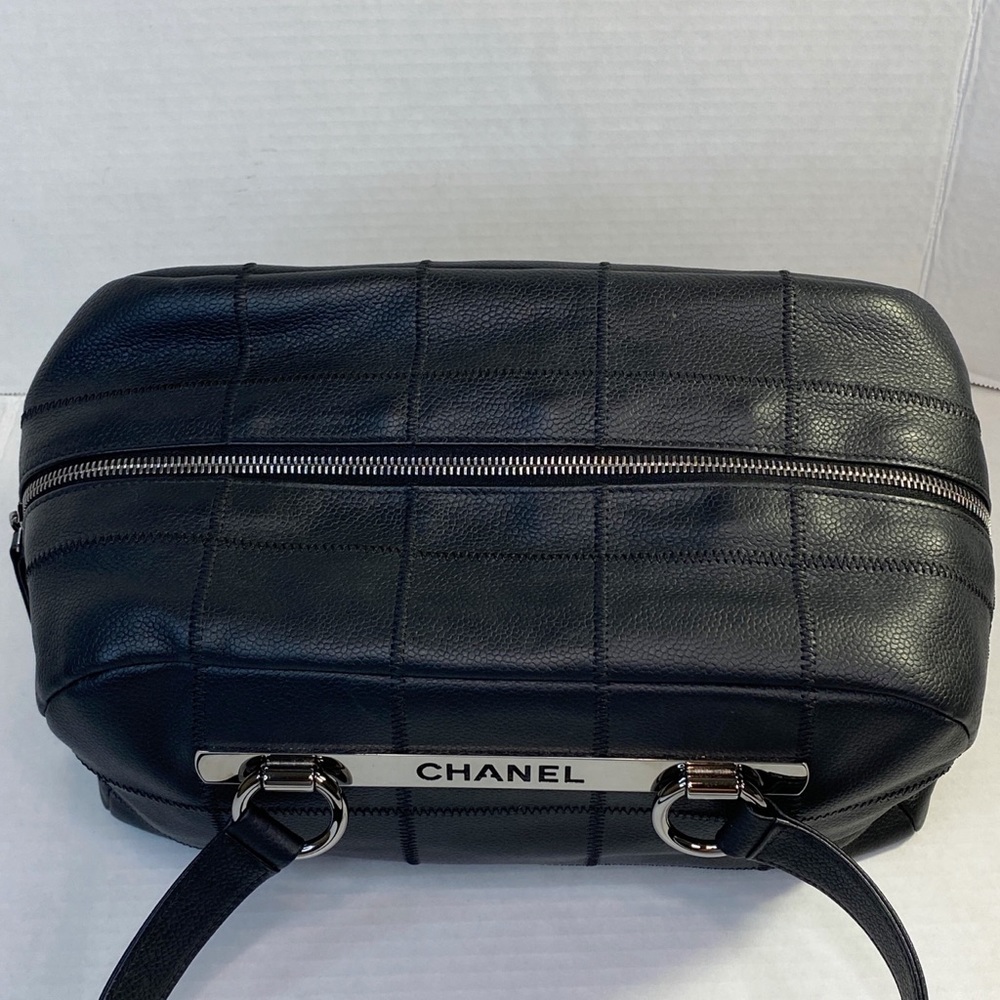 CHANEL Vintage Caviar Square Quilted Bowler Bag - Picture 5 of 17